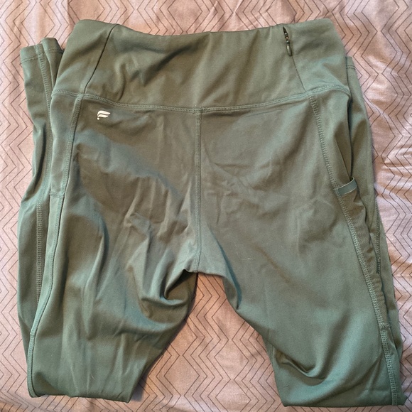 Leggings with pockets! - Picture 1 of 3